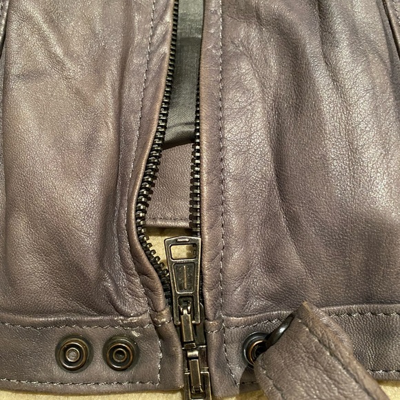 Women’s Italian leather bomber jacket - Picture 7 of 12